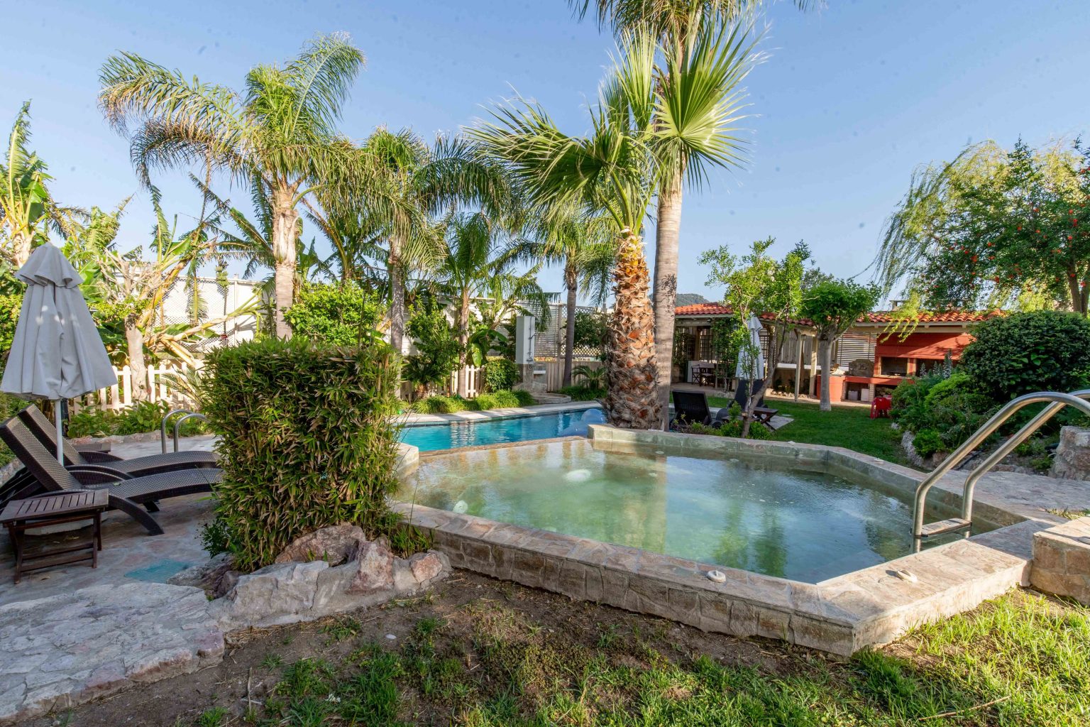 lemonis -booking-135